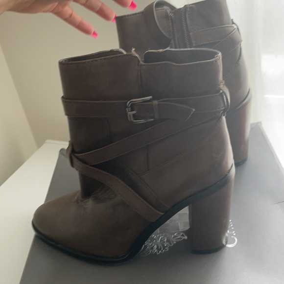 Boots - Picture 3 of 3